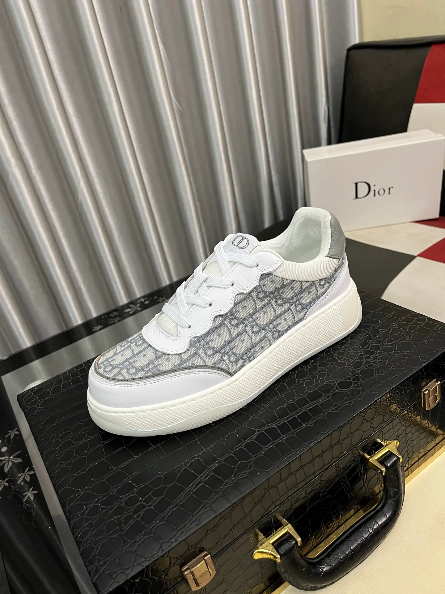 Men's Men's Shoes 💰440⌚️⌚️《DIOR*》The latest and most popular casual shoes, top brand [seduce] luxury~purchasing agent, top~quality. [Strong] The upper is made of imported breathable cowhide with material ➕ breathable sheepskin feet (•) and fine workmanship. Original stylish and stylish soft rubber wear-resistant outsole, light and comfortable on the foot, size: 38-444️⃣colors available